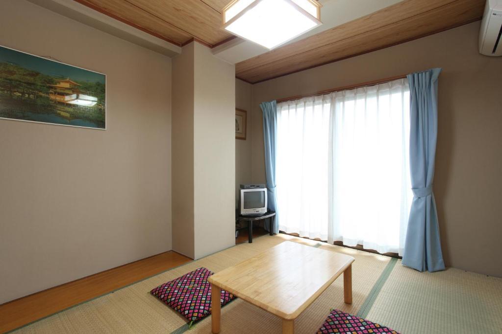 Business Hotel Nishi Otsu Room photo